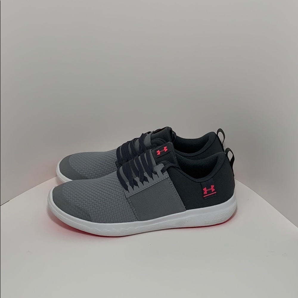 Under Armour, Charged, Size 7Y.